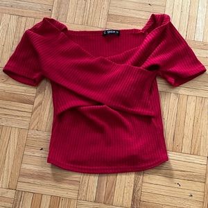 Red Criss-Cross off shoulder slim fit crop top